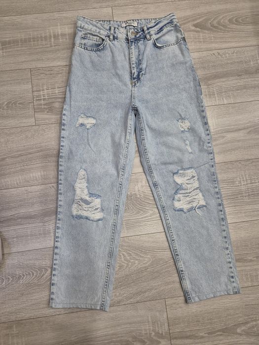 Джинси прямі з потертостями, розмір S