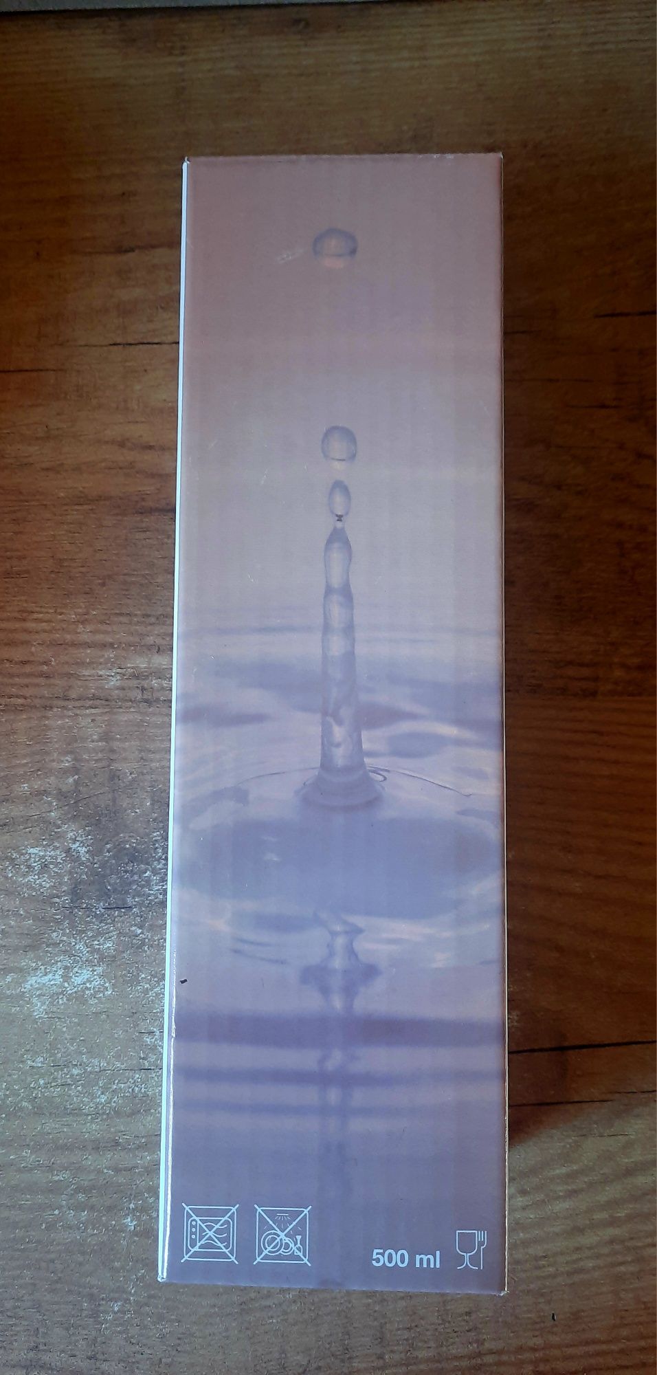 Czerwona, szklana butelka na wodę 500ml