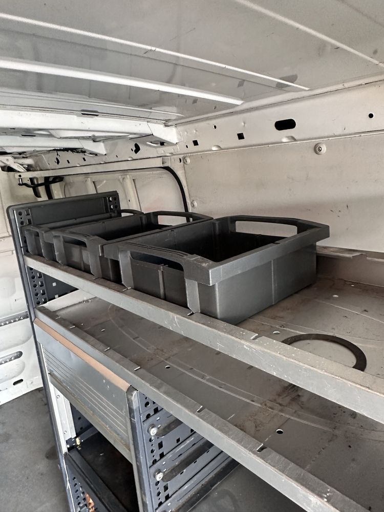 Zabudowa warsztatowa imadło  trafic vivaro t5  sprinter crafter