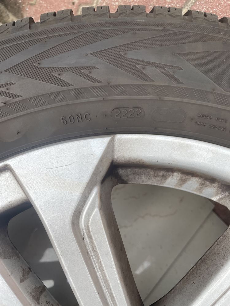 Toyota Rav 4  Komplet opony felgi alu 18 cali