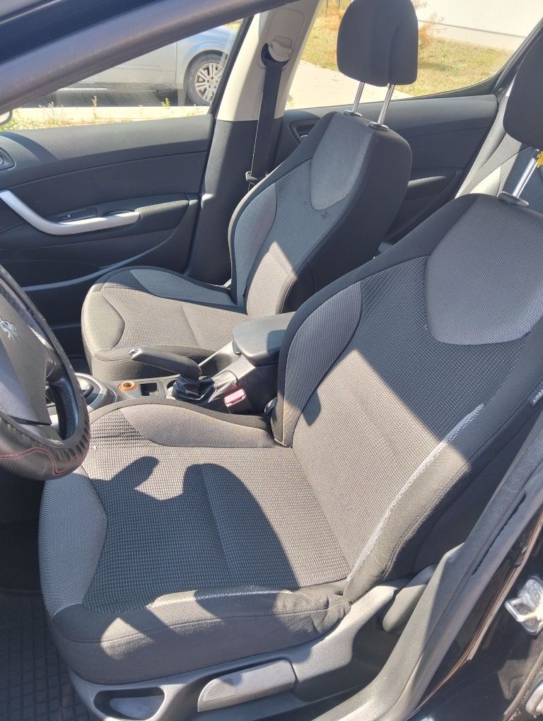 Peugeot 308 – 2008 rok – 1.6 benzyna