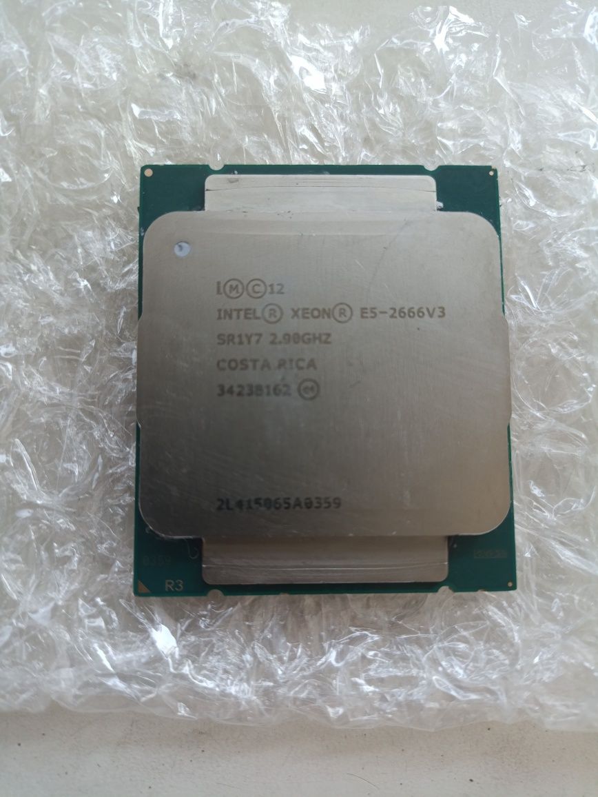 Intel Xeon 2666 V3 (LGA 2011-3)