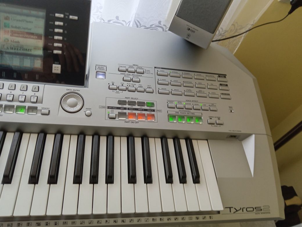 Yamaha Tyros 2 plus nagłośnienie