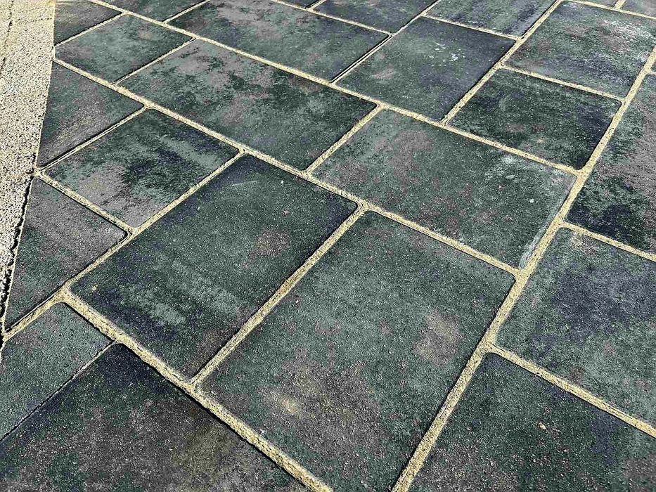 Тротуарна плитка та бруківка,бордюр,поребрик.