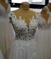 Sukienka ślubna z welonem