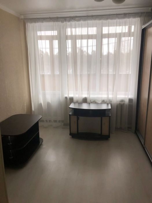 Київ Дарницький 1 кімнатна з газом та ремонтом