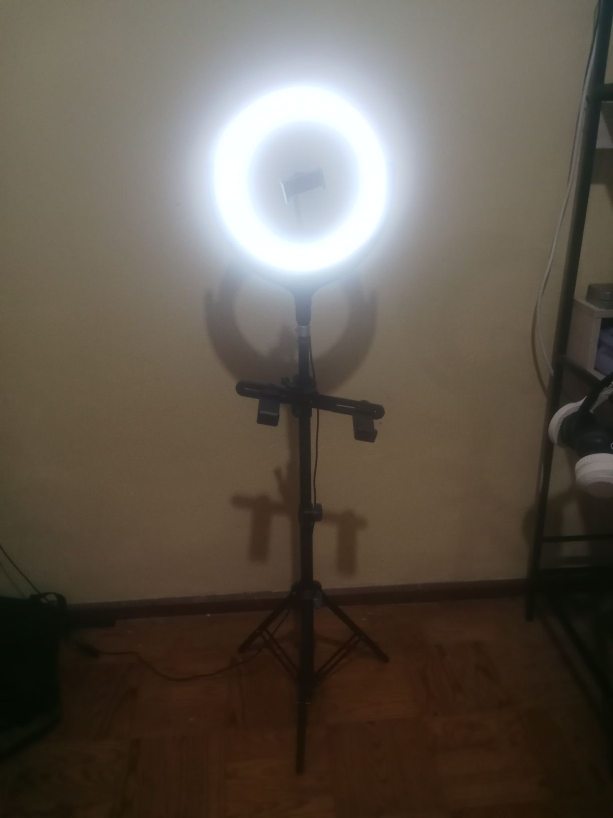 UMA RING LIGHT PROFISSIONAL ‼️Por um preço incrível ‼️