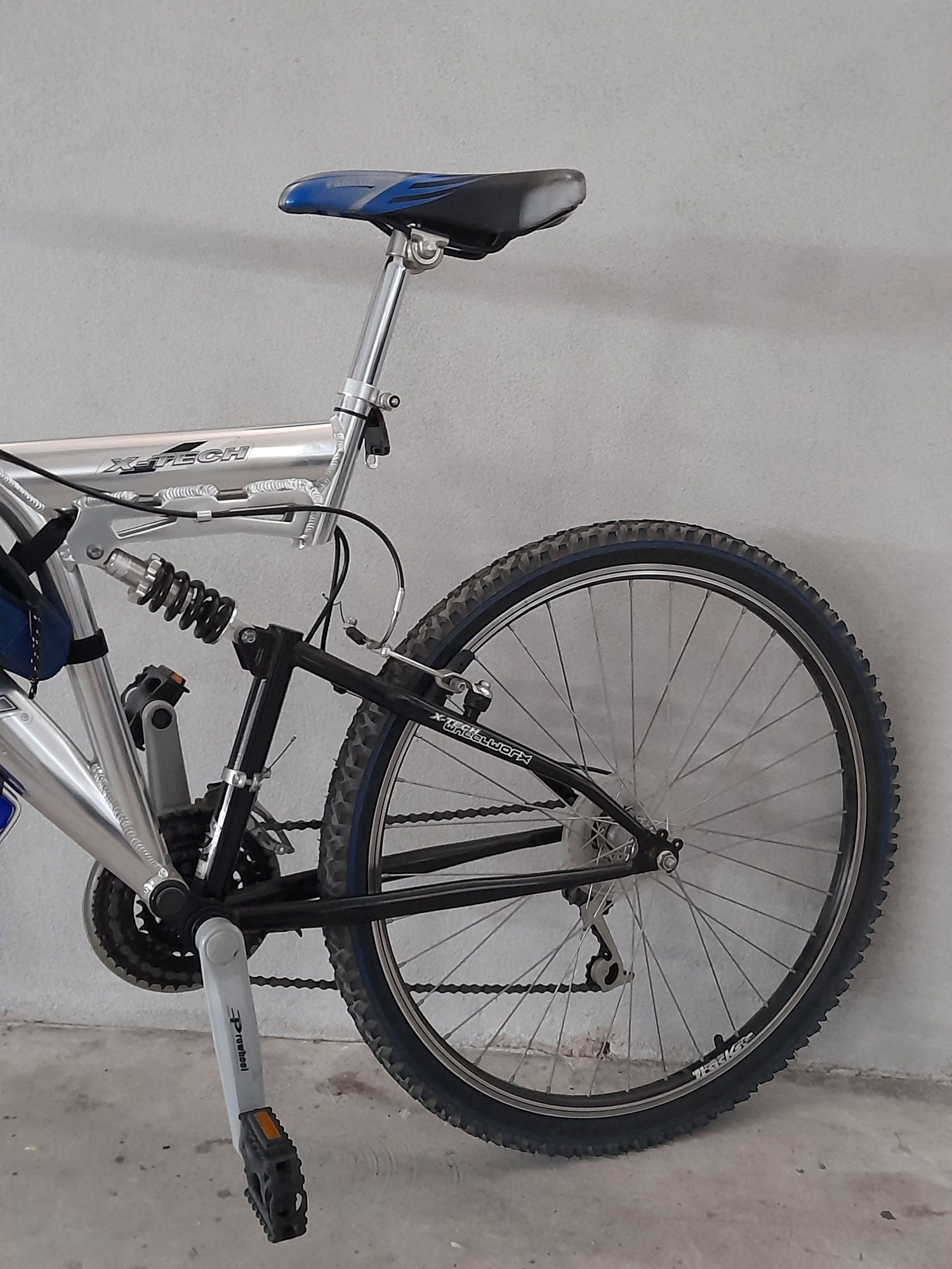 Bicicleta em alumínio