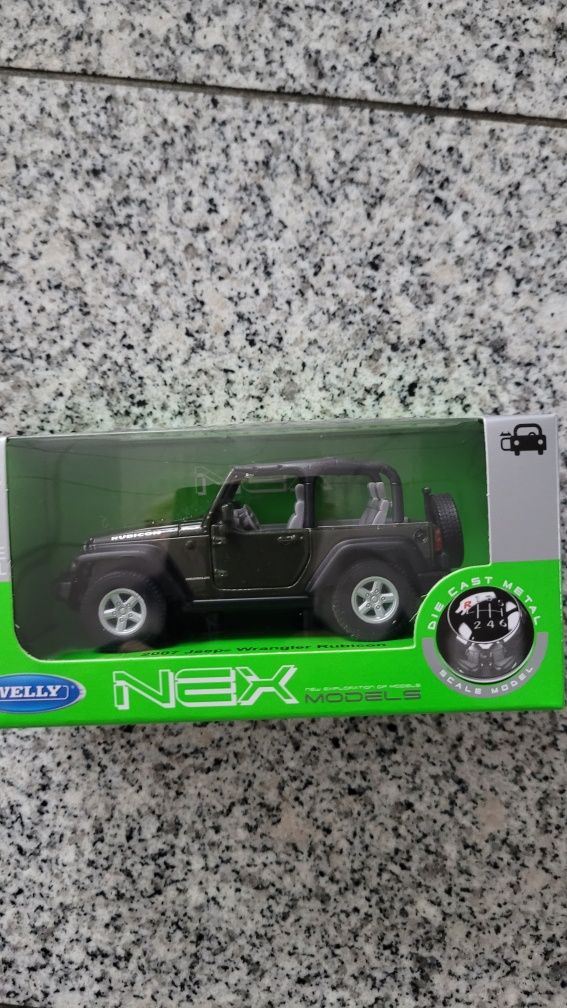 model auto samochód resorak jeep wrangler Rubikon czarny  nowy w pudeł