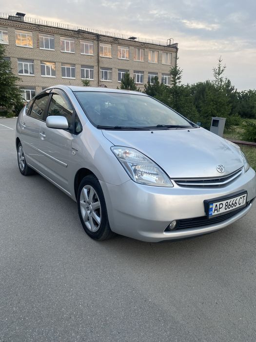 Продам Toyota Prius