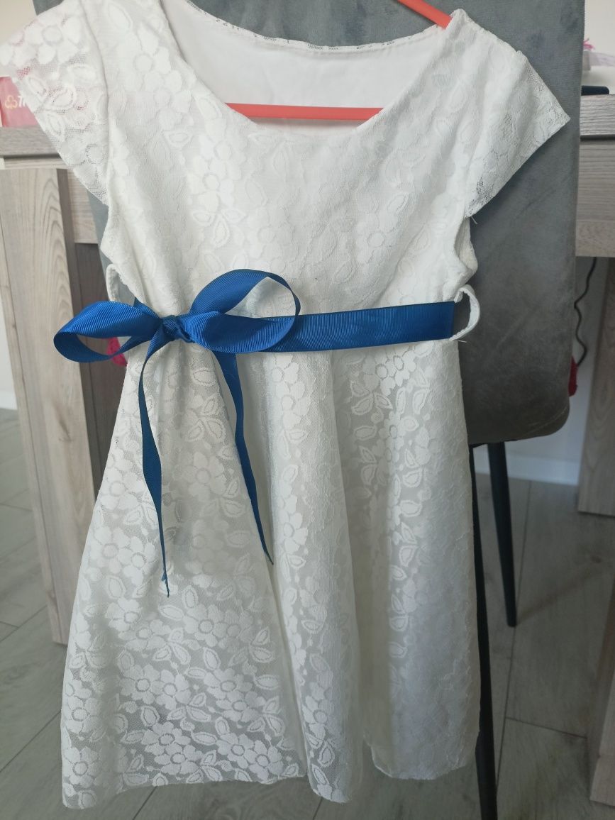 Koronkowa sukienka rozm. ok 104-110 cm