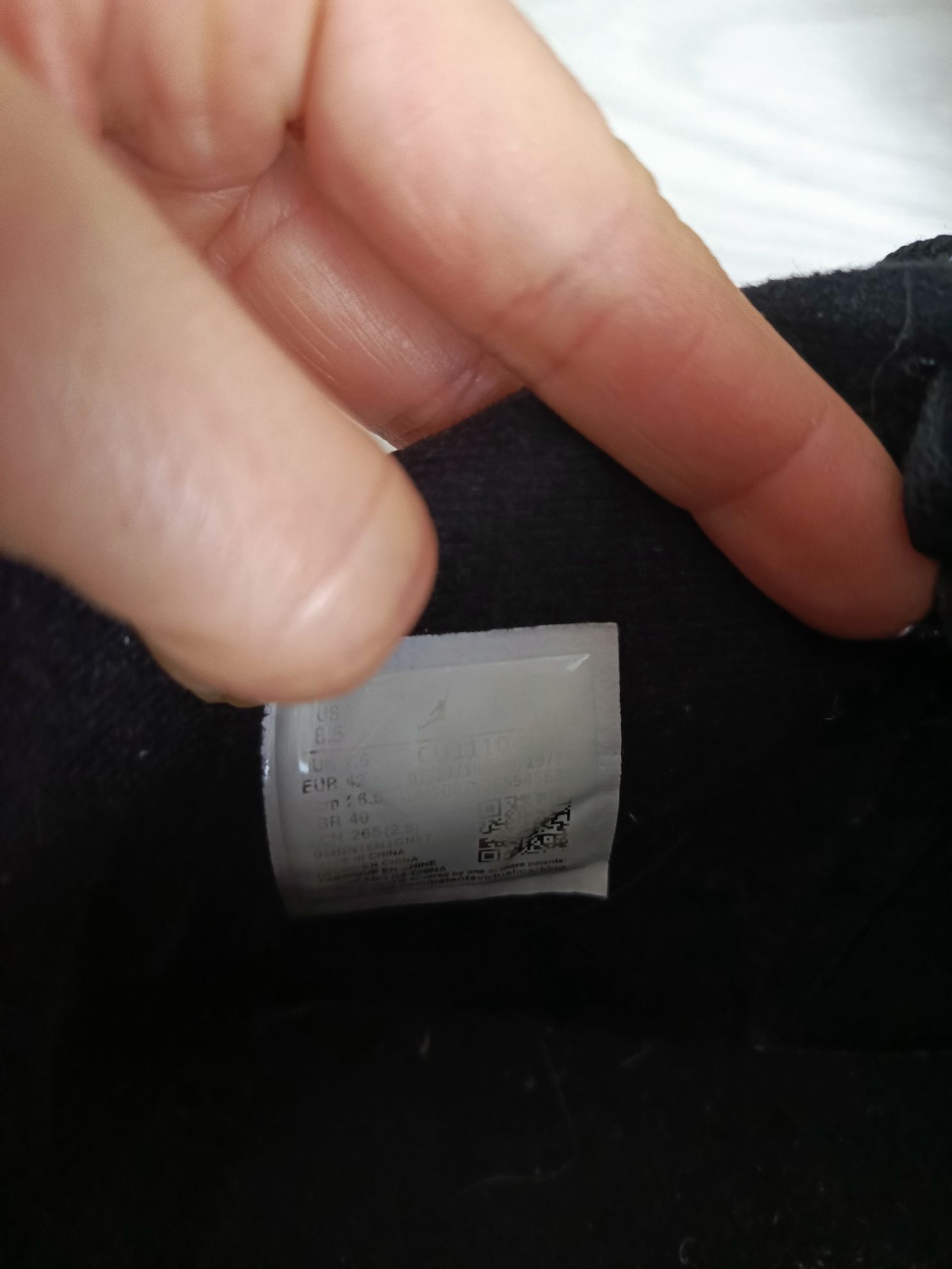 Jordan 4 black cat oryginał rozm.42 czarne