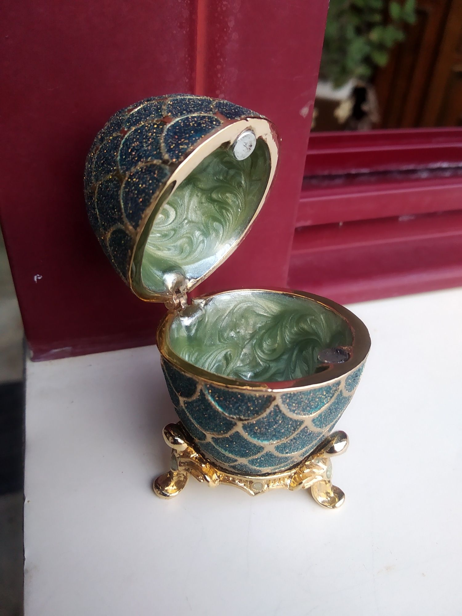 Guarda jóias tipo ovo Fabergé