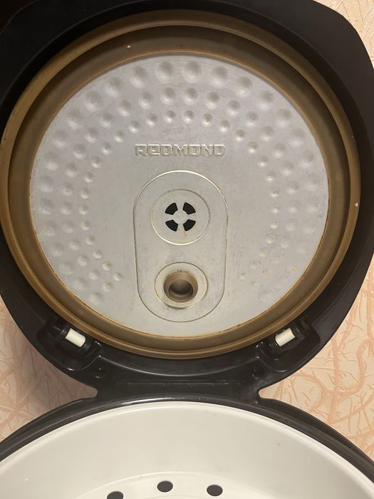 Мультиварка Redmond RMC-M90