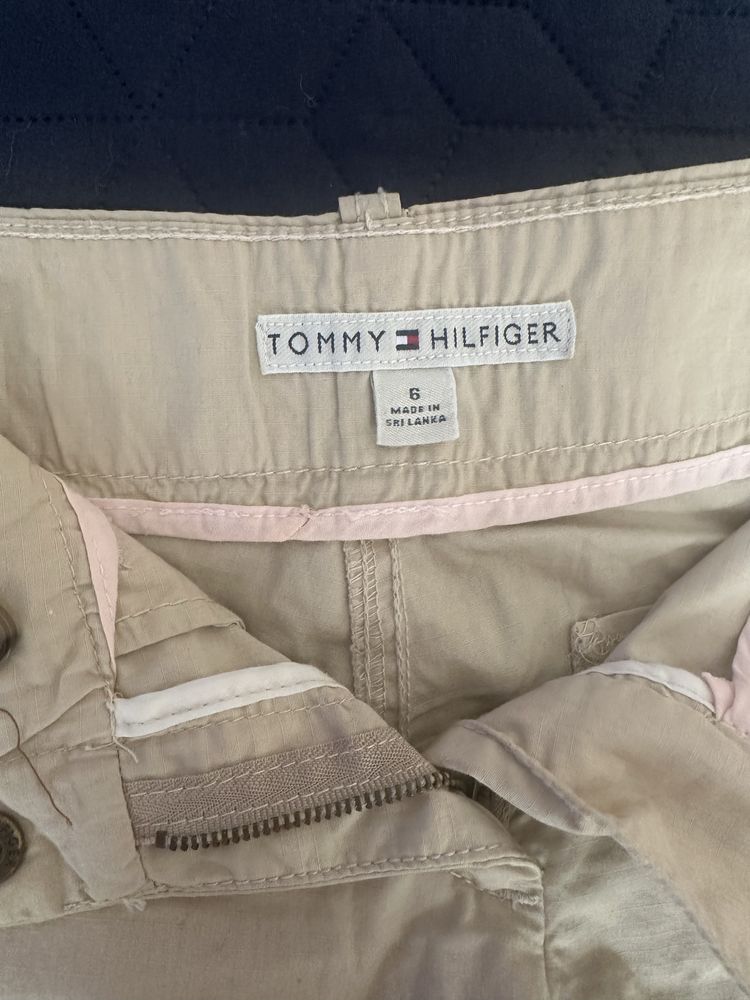 Шортижіночі Tommy Hillfiger, розмір 6, це М