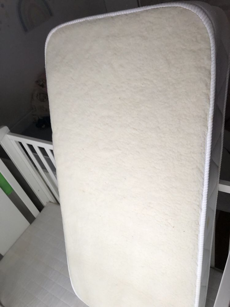 Berço Bebe Branco com 2 colchoes