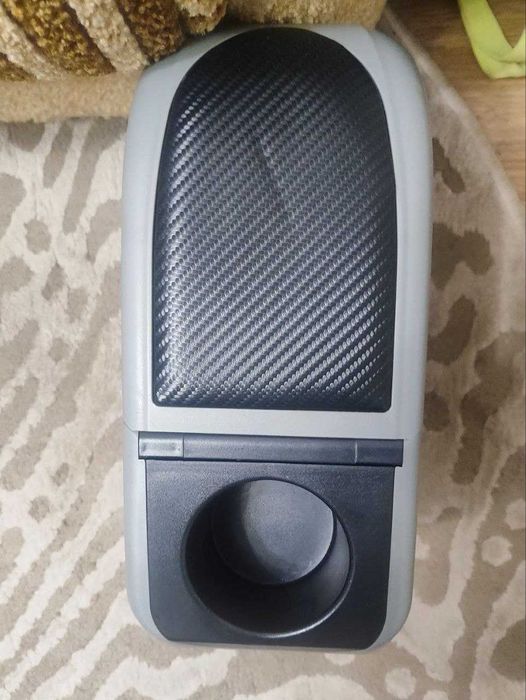 Подлокотник в авто