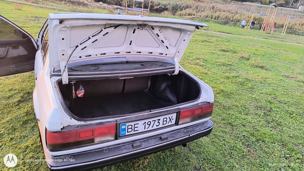 Продам Мазду 323.