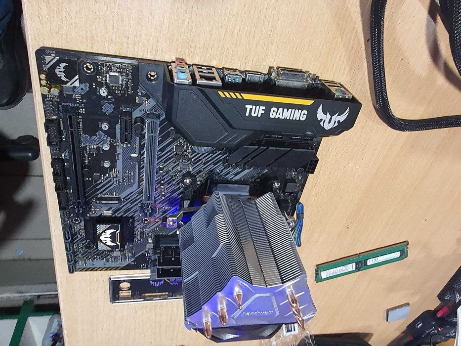 Матер плата sAM4 ASUS TUF Gaming  B450M plus 2 с Ryzen 5 3600 и Zalman