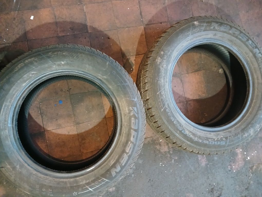 Продам два ската 215-65-16.зимние
