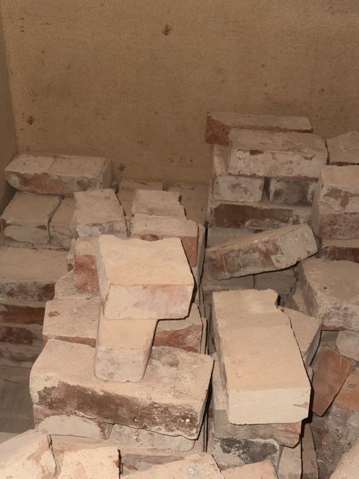Cegły po rozbiórce