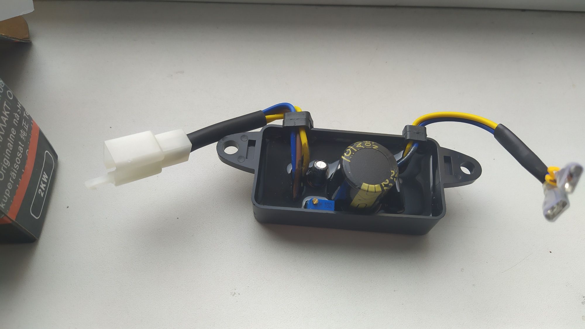 AVR. Регулятор напряжения генератора avr 2-3квт.
