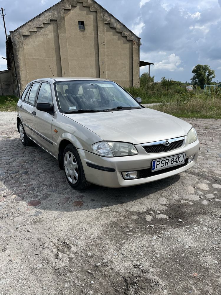 Mazda 323 1,5 benzyna rok 99
