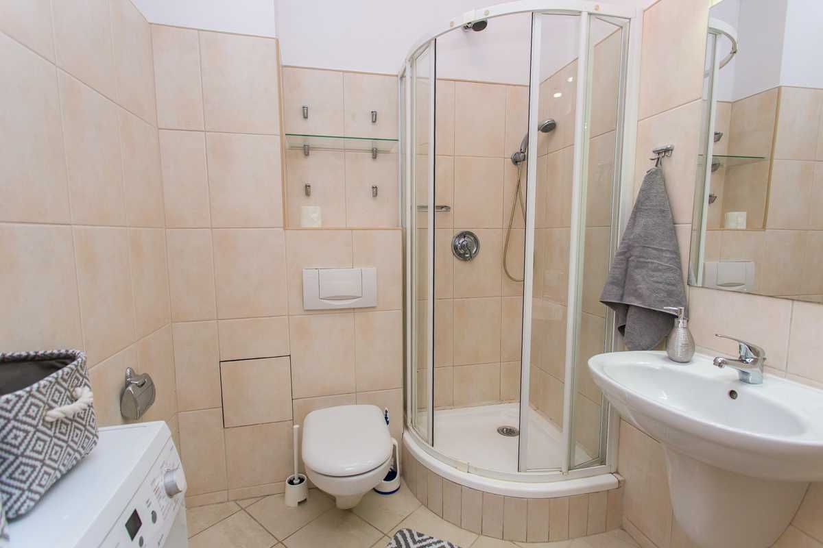 Pokój jednoosobowy ul. Pod Strzechą 4/ Metro KABATY/567