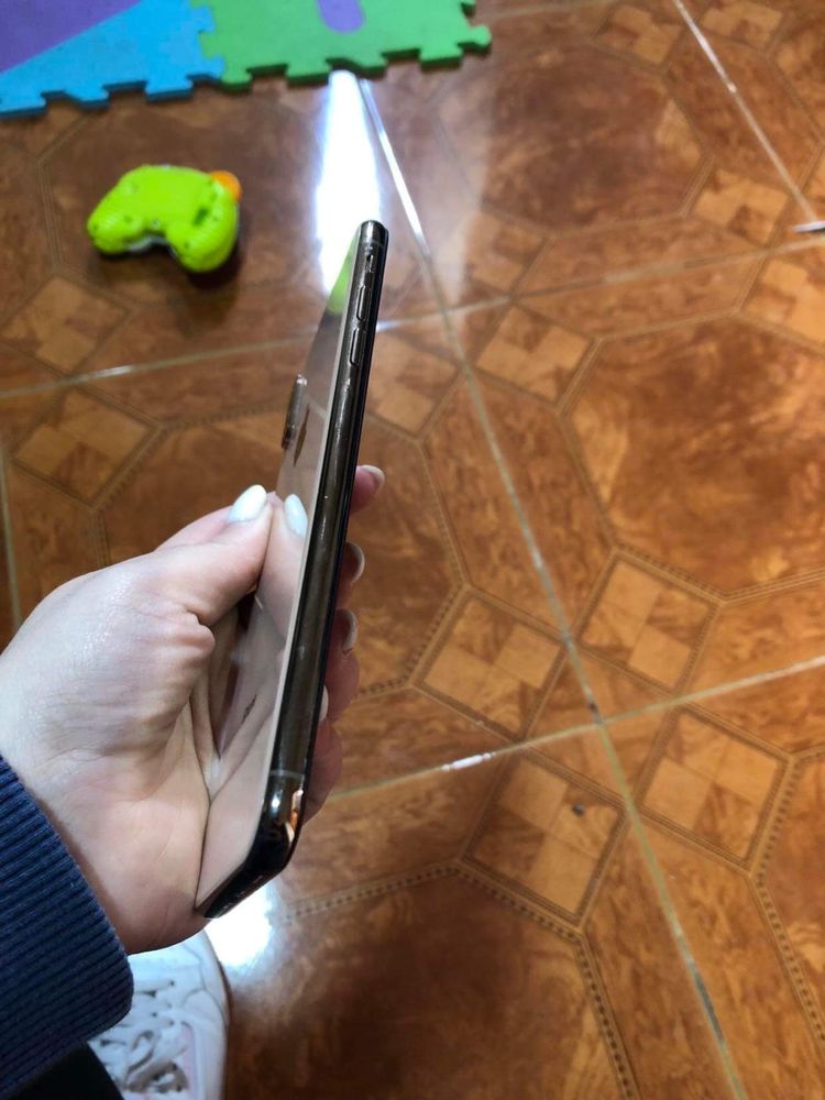 iPhone XS Max usado em bom estado