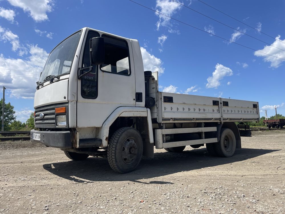 Ford cargo вантажний автомобіль