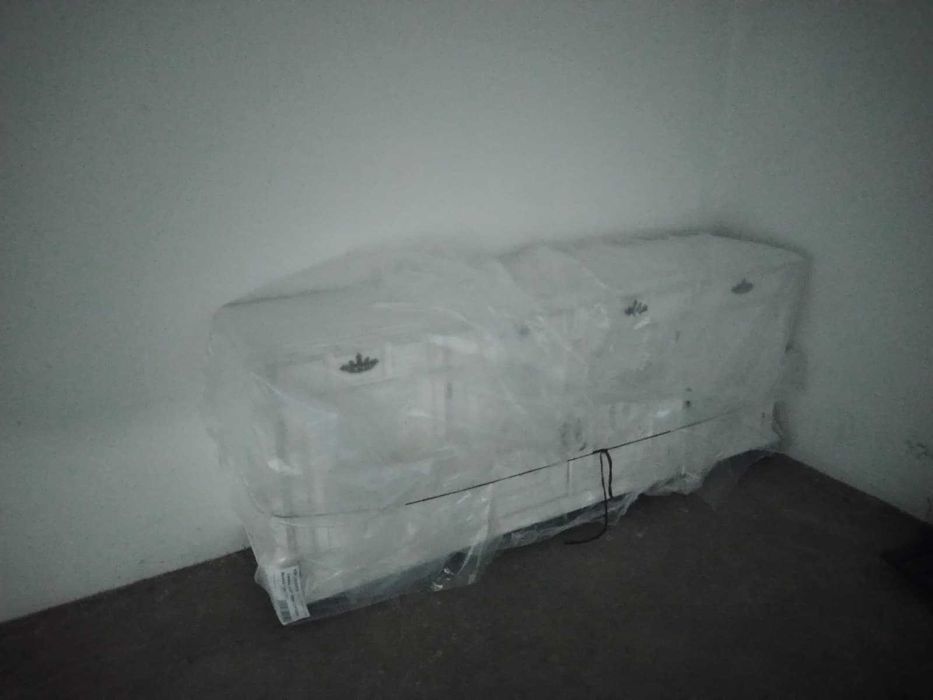 Móvel em madeira restaurado recentemente