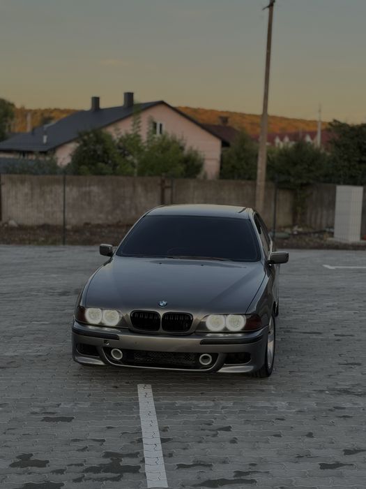 Продам Bmw e39 520i