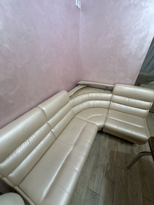 кутовий диван кухонний