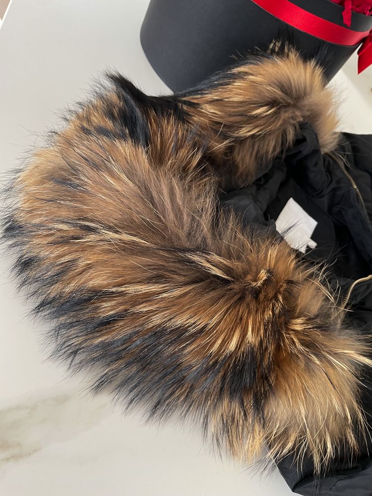 Czarna kurtka z futrem naturalnym Elisabetta Franchi rozmiar 1 XS S