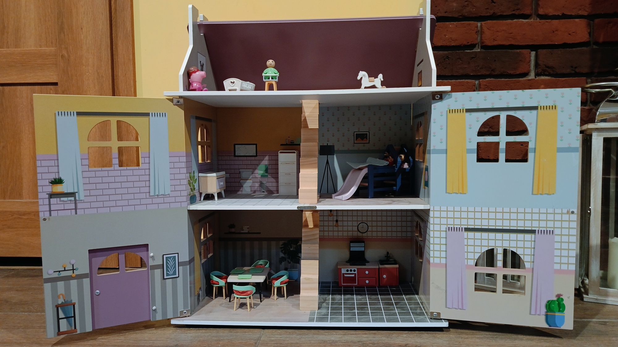 Domek drewniany Playtive dla lalek
