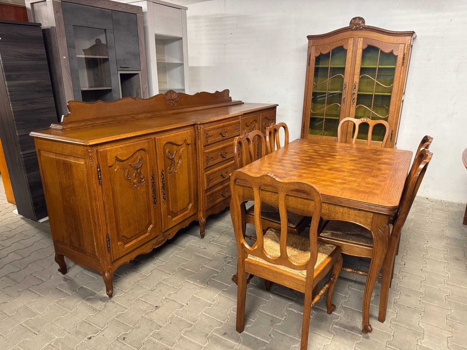 Zestaw drewnianych mebli do jadalni komoda witryna rozkładany stół