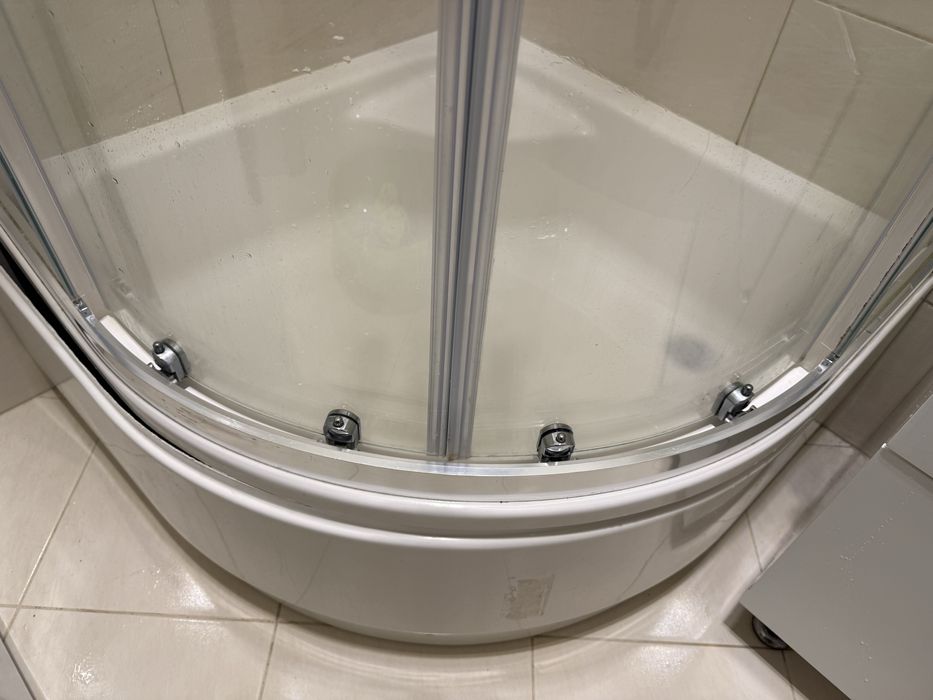 Душова кабіна користована