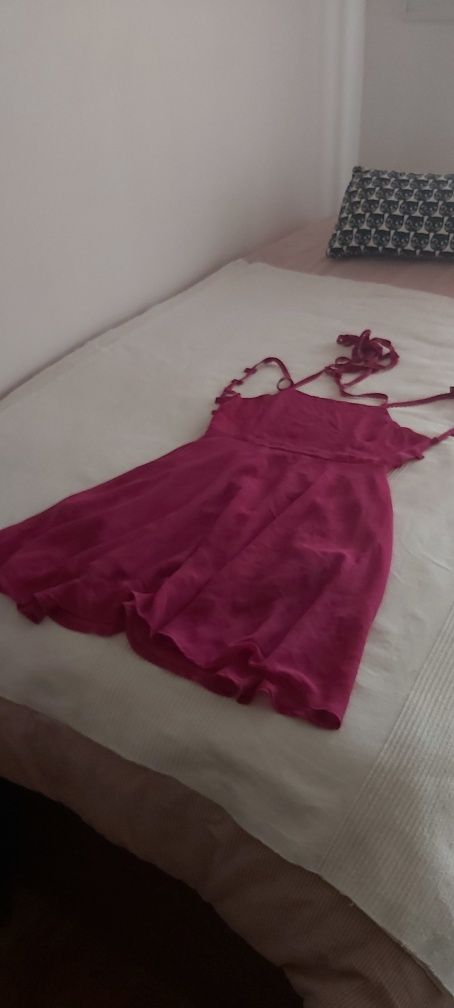 Vestido S rosa fucsia com saiote para ser opaco