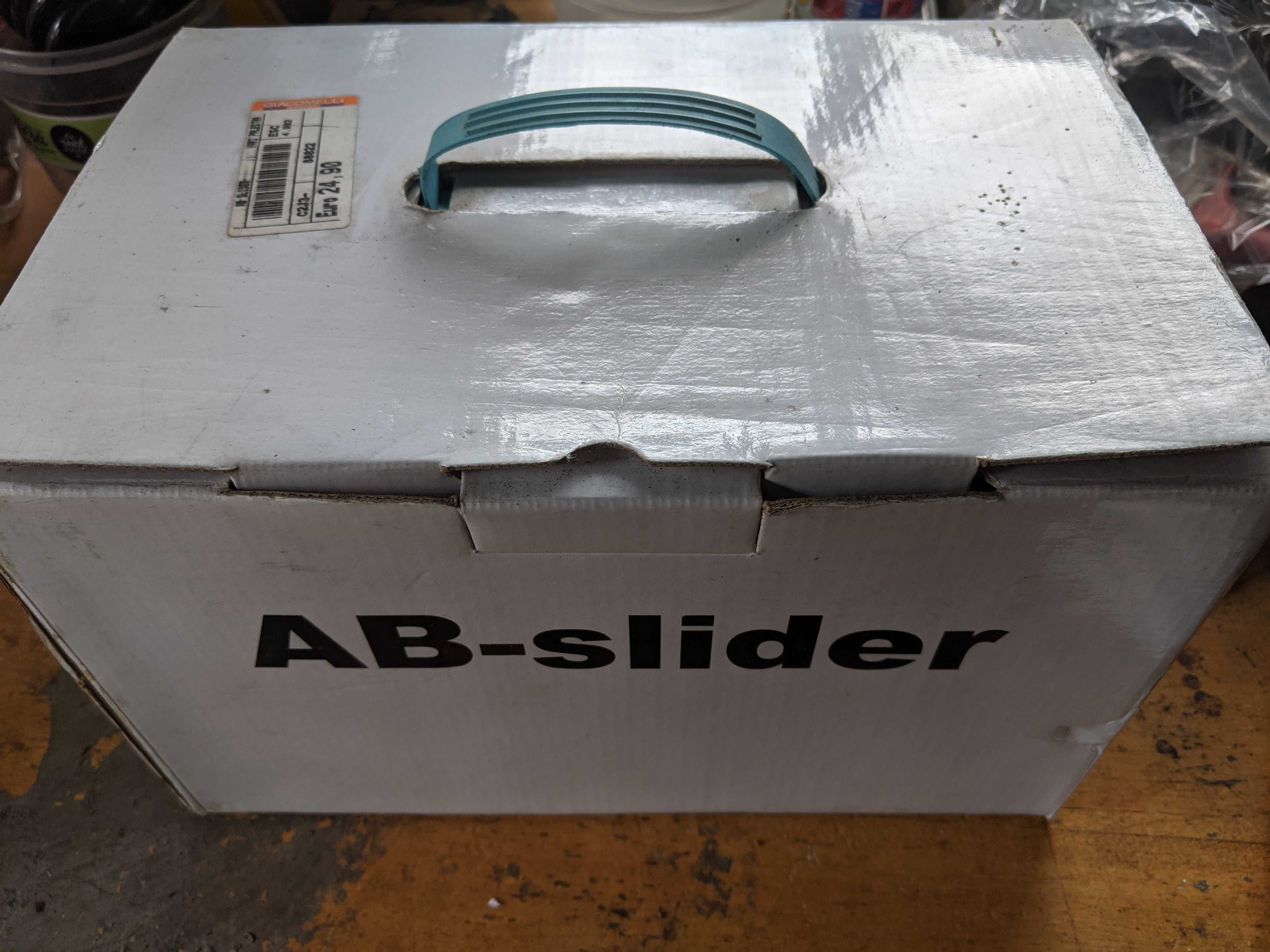 Aparelho de ginástica "AB-SLIDER"