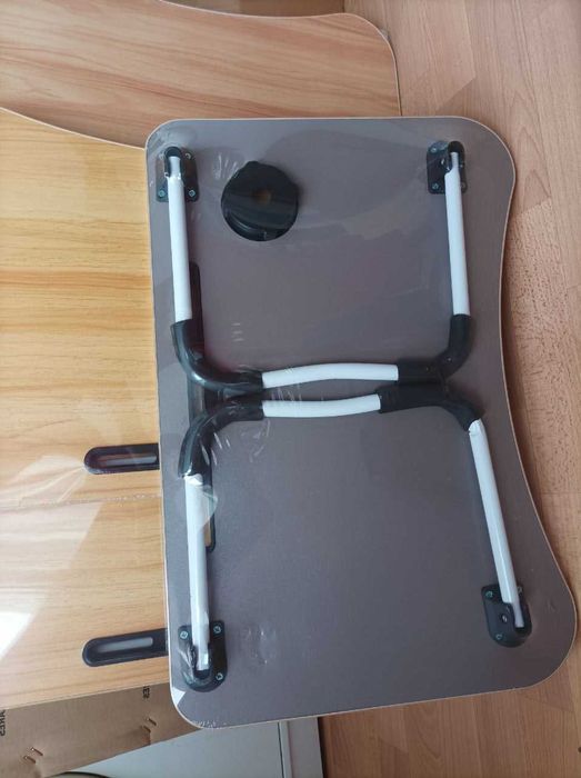 Складной столик для завтрака, ноутбука и планшета с подстаканником