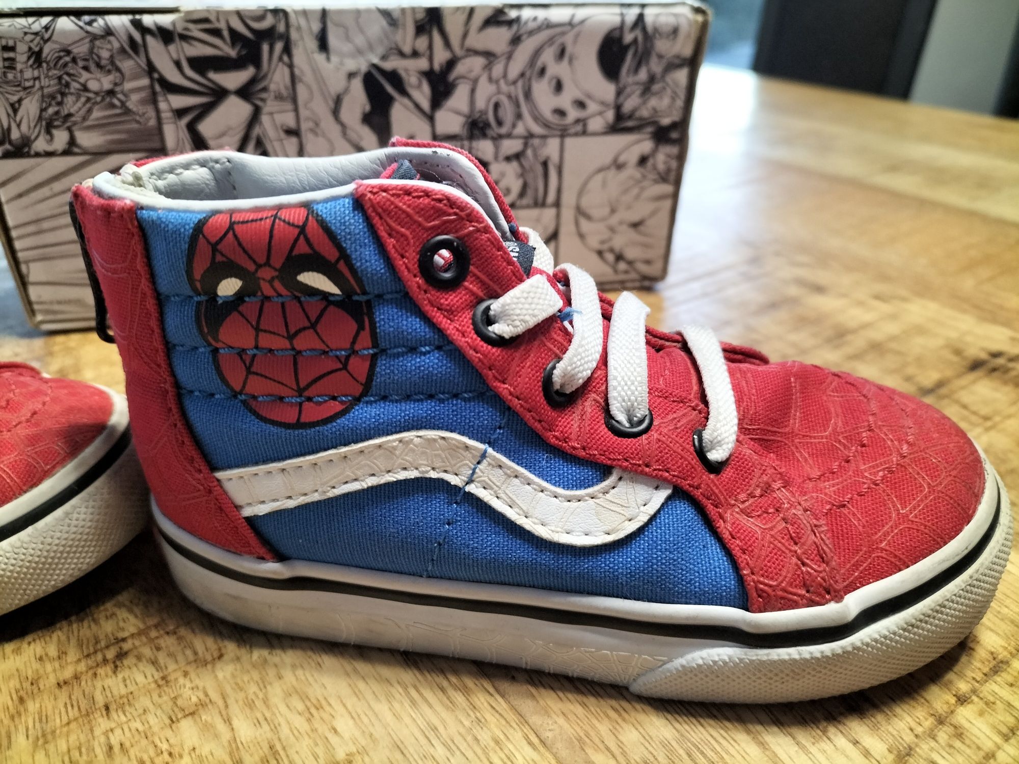 Vans Marvel Spider-Man 23,5 buty chłopięce