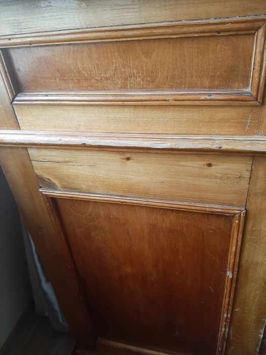 Комод старинний.