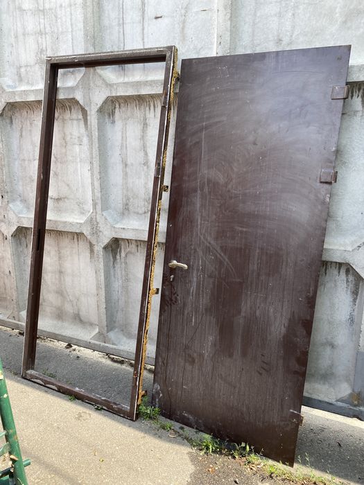 Дверь металическая,двері вхідні,двері в будинок,броньовані двері