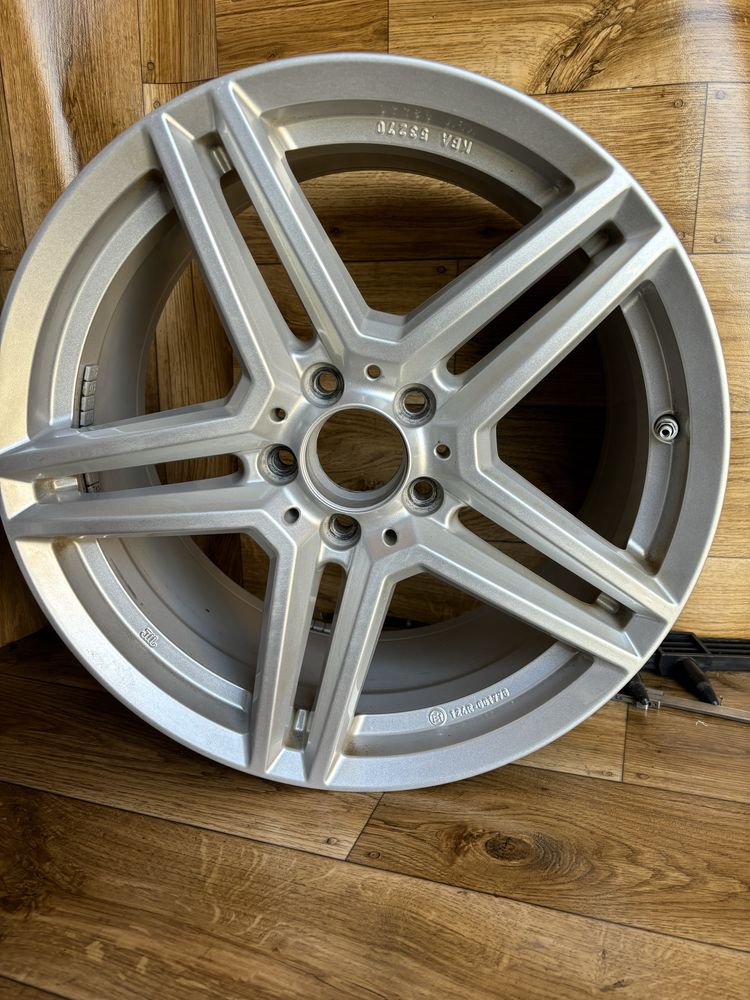 Alufelgi Uniwheels 18cali 2szerokosci et43i52,5 J8i9 stan bdb Mercedes