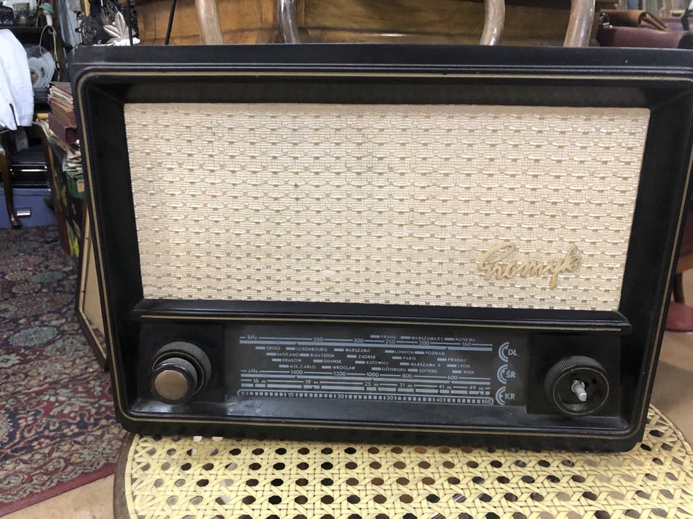 Radio Promyk bakelit lata 50te?