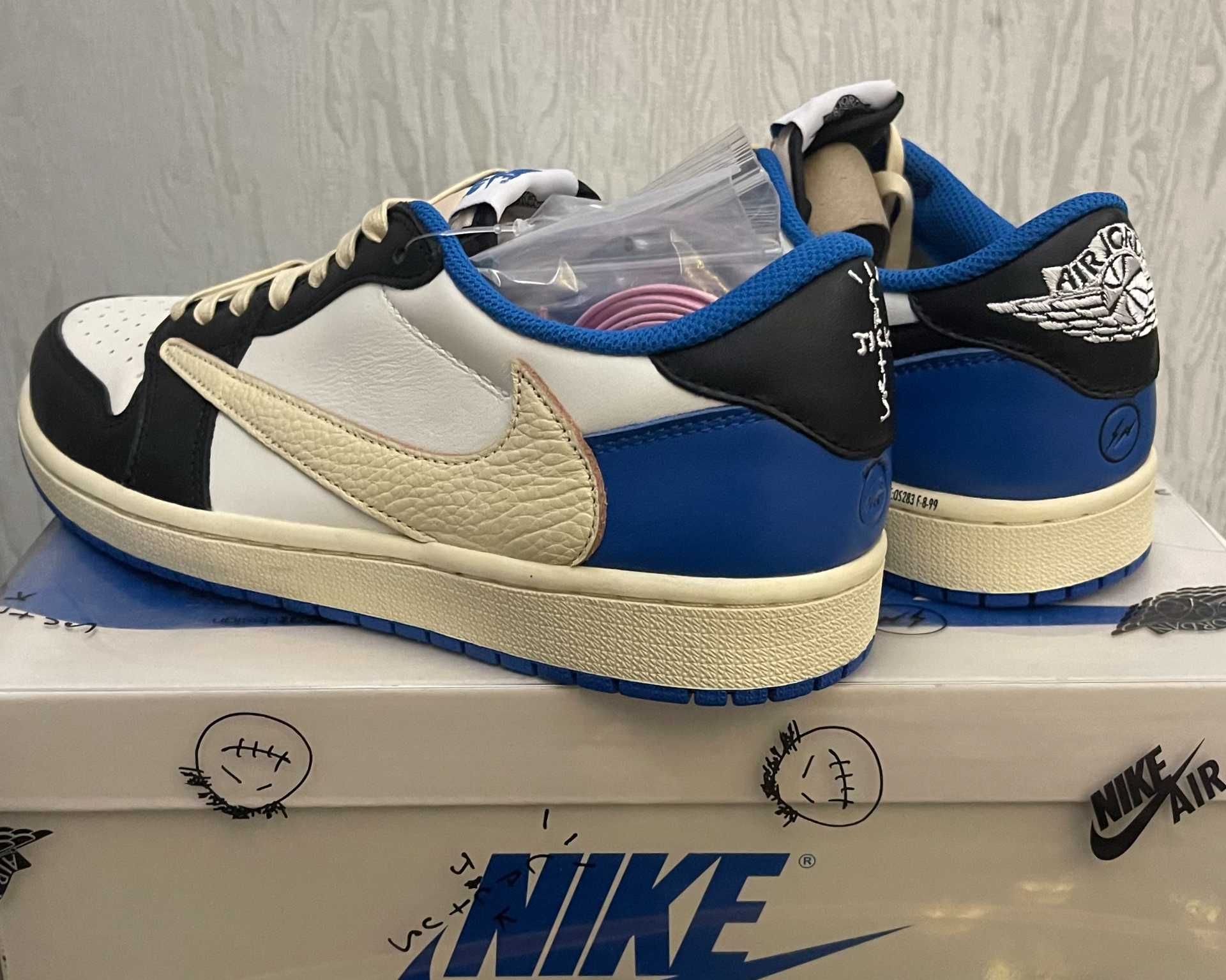 Jordan1Air1RetroLowOGSPFragment x Travis Scott UnisexTrampki R.41