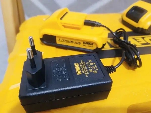 Шуруповерт DeWALT DCD791 | 24V | 5.0 A/h | + набор иструментов!!!