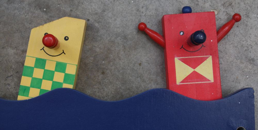 O bengaleiro mágico em madeira para crianças, novo