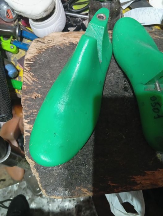 Обувные колодки (жовті та зелені)