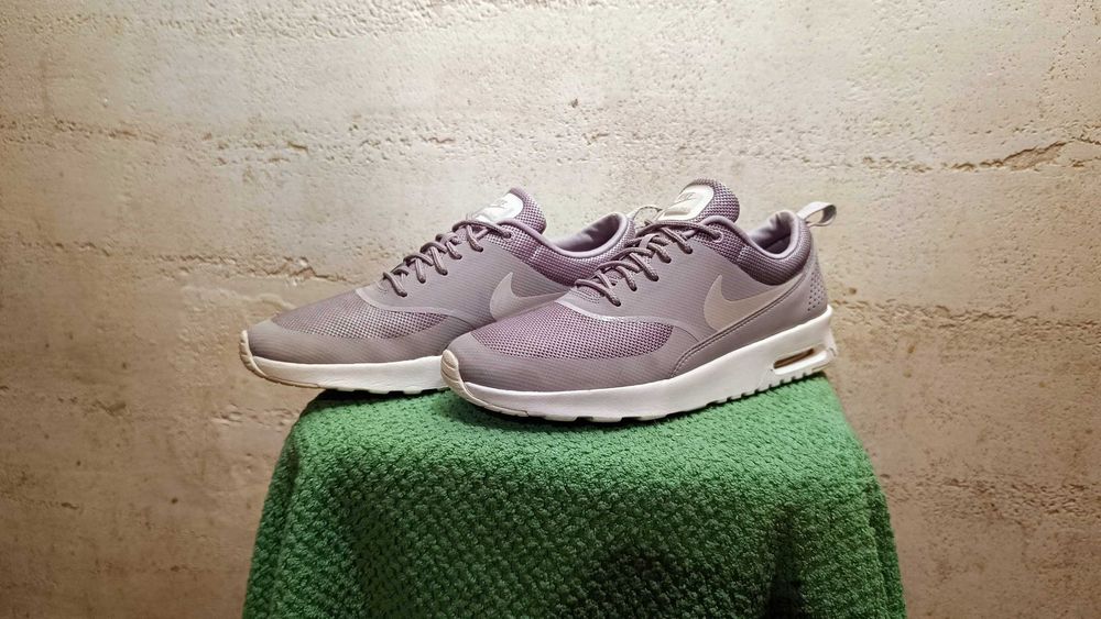 Sneakersy NIKE AIR MAX THEEA r.40 stan bardzo dobry